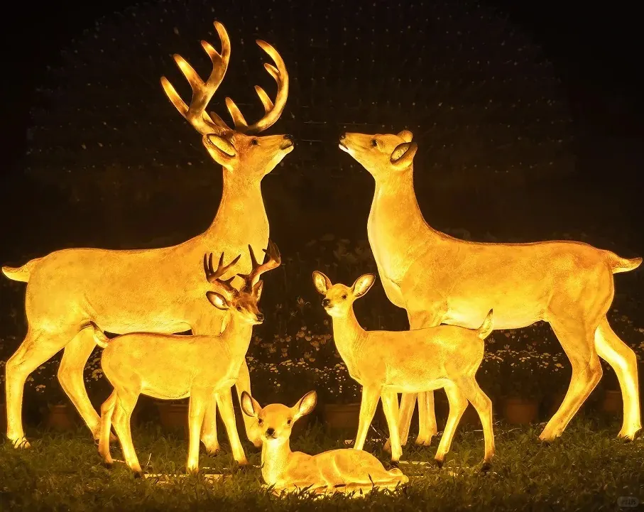 Illuminated sculpture