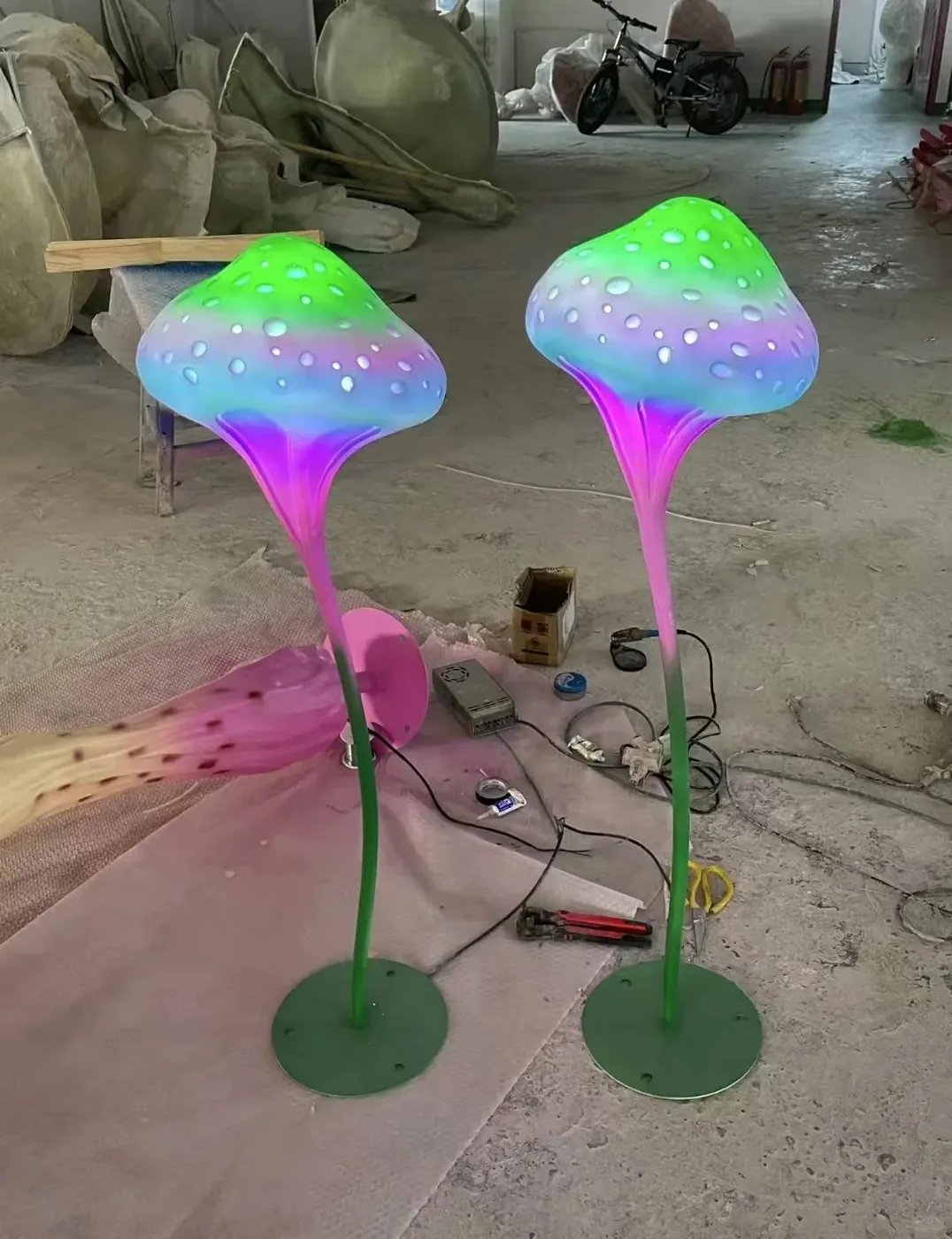 Illuminated sculpture